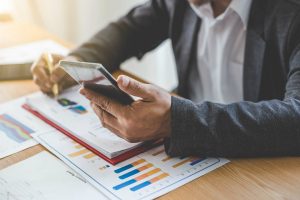 Entenda como funciona uma corretora de investimentos